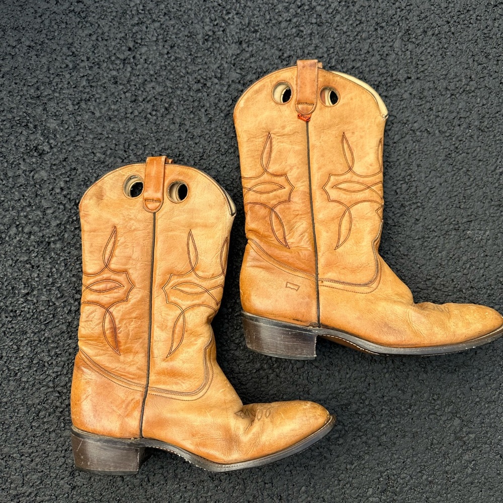 Levi’s Orange Tab Western Cowboy Boots